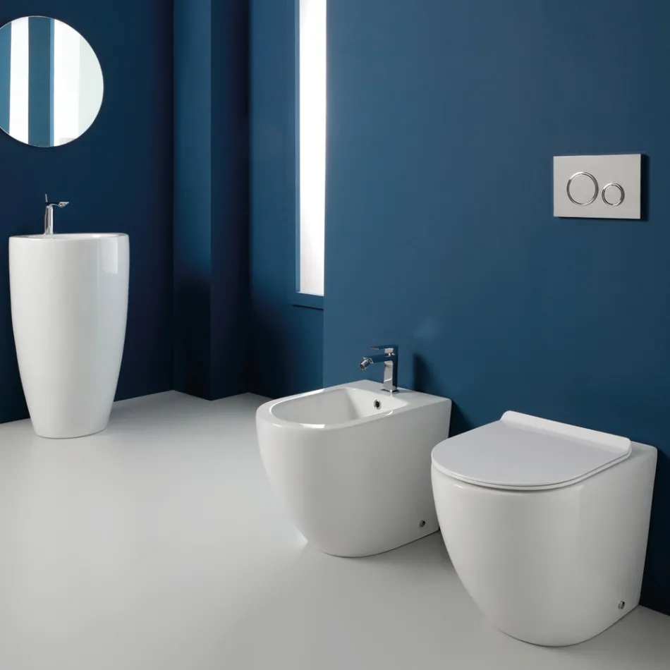 Vaso Wc a Terra Ciclonico con Sedile Soft Close in Ceramica Bianca - Aralia Viadurini